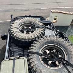 MAXXIS 35 12.50 R16 ロックガンホイール チューブタイヤ の画像