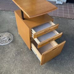 学習机用サイドワゴンの画像