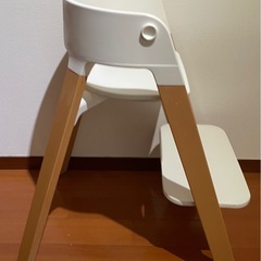 ★秋分の日限定お値下げ★ストッケ　STOKKE　ステップスチェア　ホワイト/ナチュラルの画像