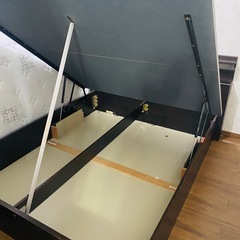 ニトリクイーンサイズベットフレーム、マットレス◾️収納付きの画像
