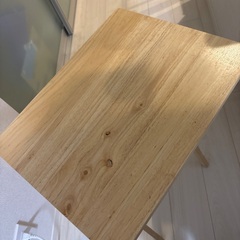 折りたたみ机の画像