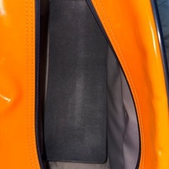 adidas エナメルバッグの画像