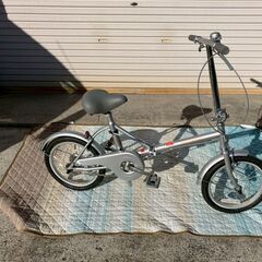 美品★折りたたみ自転車★シルバーの画像