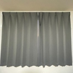 カーテンの画像