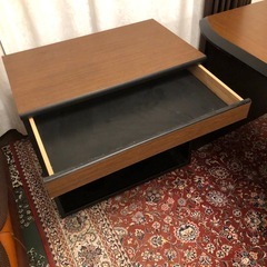 （お話中）机と椅子の画像