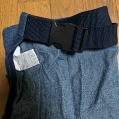 腰に巻くエプロンの画像