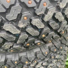 スパイクタイヤ、アルミホイール付き、185SR14、4本セットの画像