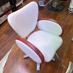 タカラベルモント kita ergoⅡ カットチェア 2脚の画像