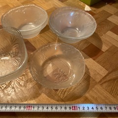 ガラス容器　ガラス食器　四角い皿　丸い皿　サラダボウルの画像