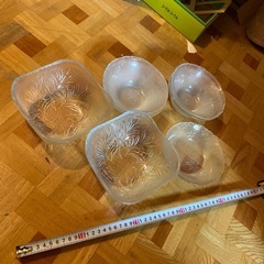ガラス容器　ガラス食器　四角い皿　丸い皿　サラダボウルの画像