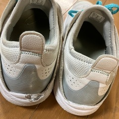 asicsグライドノヴァ24.5の画像