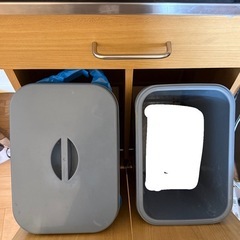 キャスター付きゴミ箱
の画像