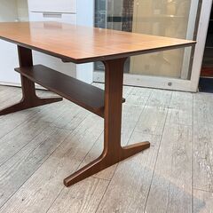 無印良品 ウォールナット材 リビングでもダイニングでもつかえるテーブル2 定価39,900円 横幅130cm奥行65cm高さ60cm★買取帝国 志木店の画像