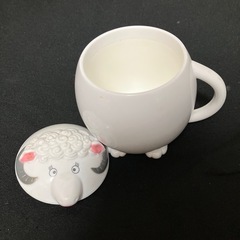 クマとヒツジの蓋付きマグカップセットの画像