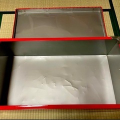 キティちゃん　ブリキの衣装ケース　の画像