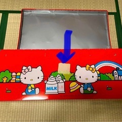 キティちゃん　ブリキの衣装ケース　の画像
