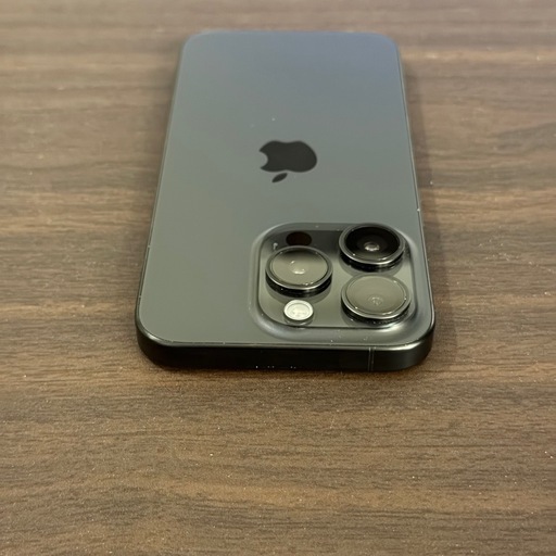 iPhone 15 Pro 256GB ブラック
チタニウム
