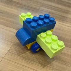 コロコロできる大きなブロックの画像