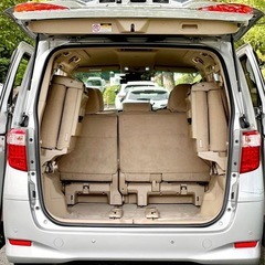 TOYOTA ALPHARD の画像