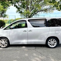 TOYOTA ALPHARD の画像