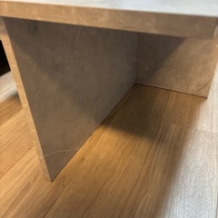 大理石風　テーブルの画像