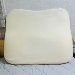 ニトリ「肩・首・背中も支える枕」の画像