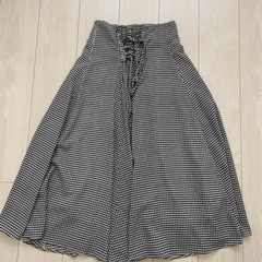 チェックスカートの画像
