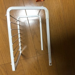 100均収納　どれでも1個20円の画像