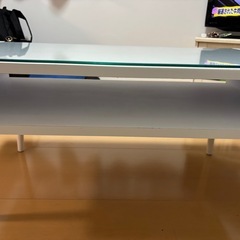 ガラステーブルの画像