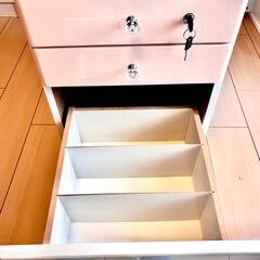 美品！ピアノ調塗装の学習机セットの画像