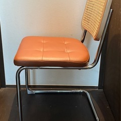 ラタンチェアの画像