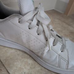 adidas スニーカー 23.5cmの画像