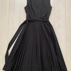 プリーツワンピースの画像