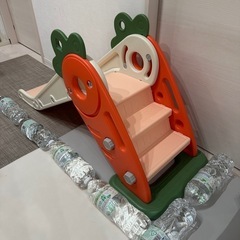 幼児用滑り台の画像