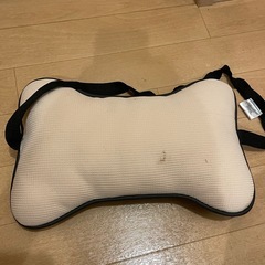 車用　ボーンクッションの画像