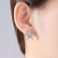 新品未使用　ジュエリーサンフラワー　星形ピアス　キュービックジルコニアの画像