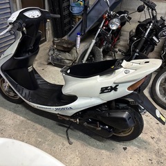HONDA DIO ZX 】大人気 2スト　ホワイト　エナメルシート新品製作の画像