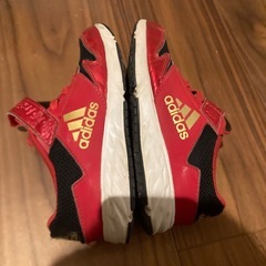 アディダスキッズスニーカーの画像