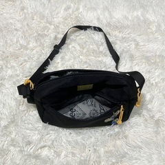 【Lee】ミニオンコラボショルダーバッグ イエロー×ブラックの画像