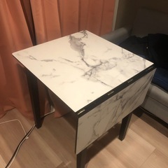 ダイニングテーブルの画像