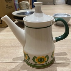 レトロな食器の画像