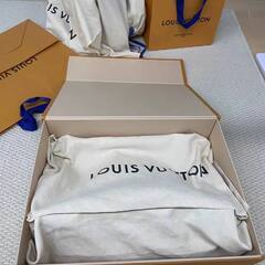 LVショルダーバッグの画像