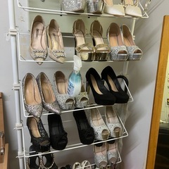 引き取り限定0円キャバクラドレス約120着&キャバ靴の画像