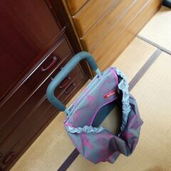 買い物用　車付きバッグの画像
