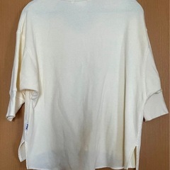 FILA Vネック ニット カットソー五分袖レディース Mサイズ 春夏秋 Tシャツ 半袖ニット カットソー ニットの画像