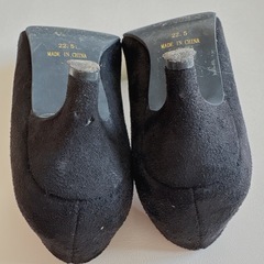 juze ポインテッドトゥ パンプス ブラック 22.5cmの画像