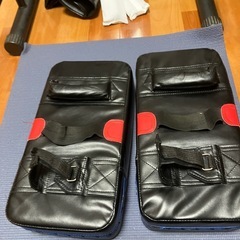 adidas トレーニンググローブ　10oz 一般男性向け   ミット付きの画像