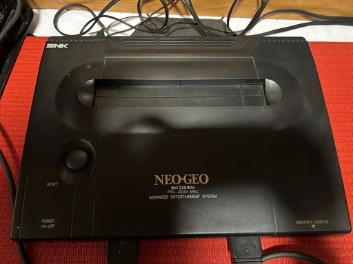 【激レア】動作確認済み 本日限り85000円　NEOGEO ROM本体＋コントローラー×2＋ソフト2つ