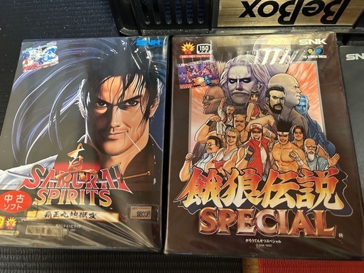 【激レア】動作確認済み 本日限り85000円　NEOGEO ROM本体＋コントローラー×2＋ソフト2つ