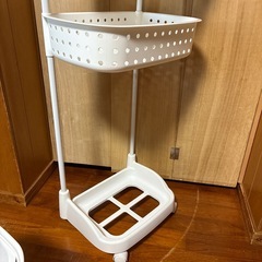 収納棚✴︎洗濯カゴなどにの画像